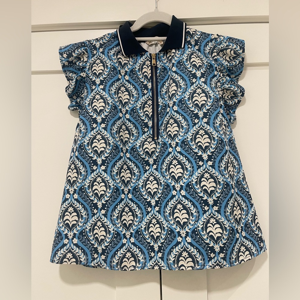 Umgee Blue and White Printed Flutter Sleeve Top Zip Front Size M